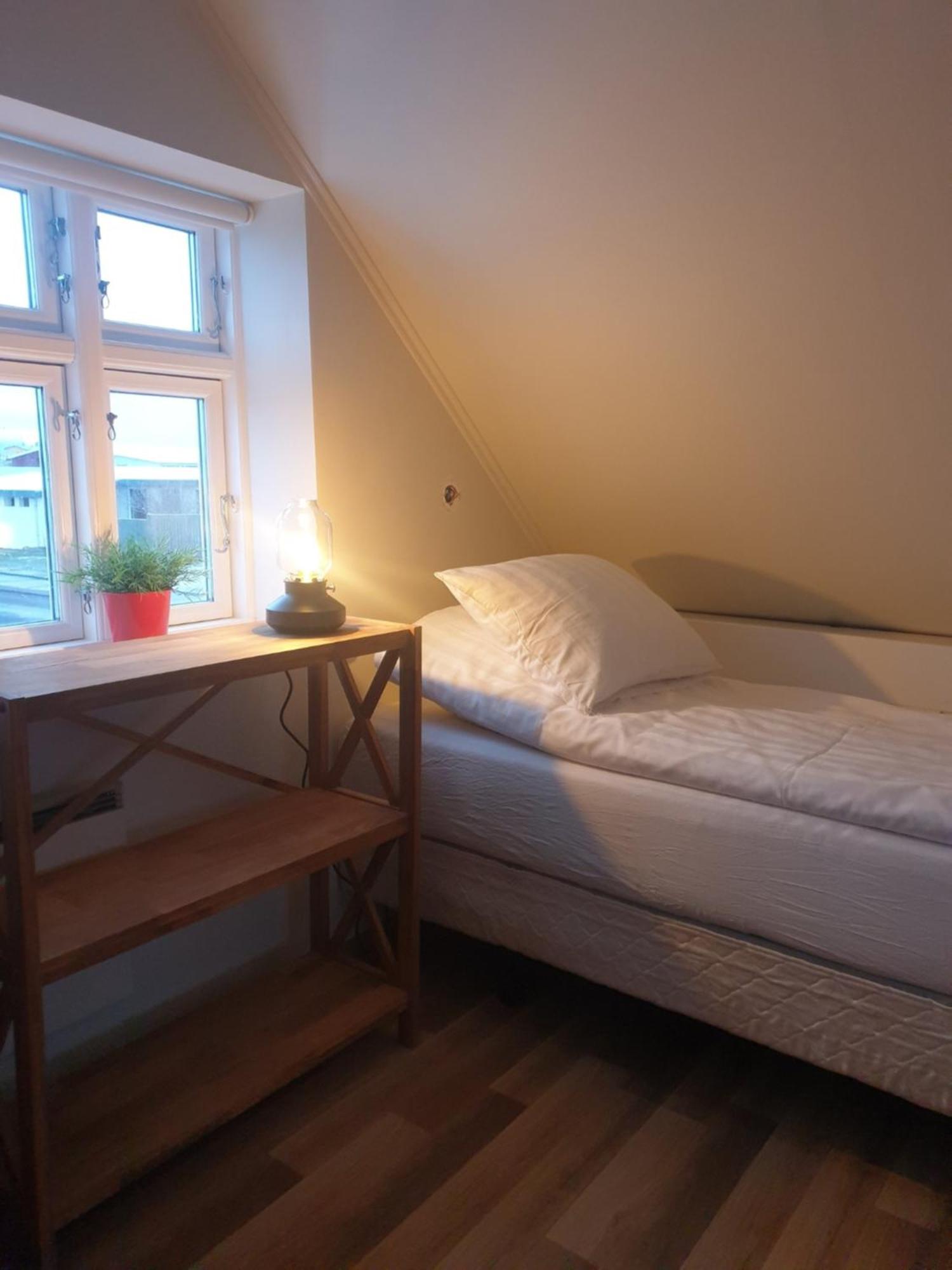 Guesthouse Lyngholt Thorshofn Экстерьер фото